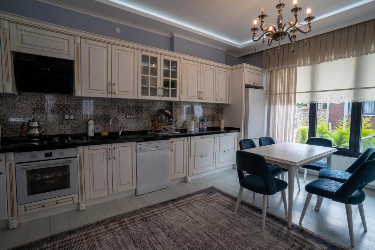Poison Garden Suite Gozalan Екстериор снимка