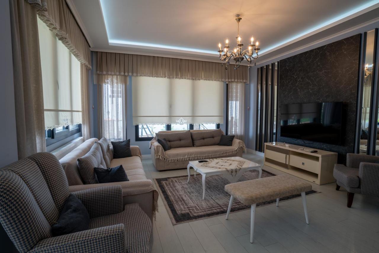 Poison Garden Suite Gozalan Екстериор снимка