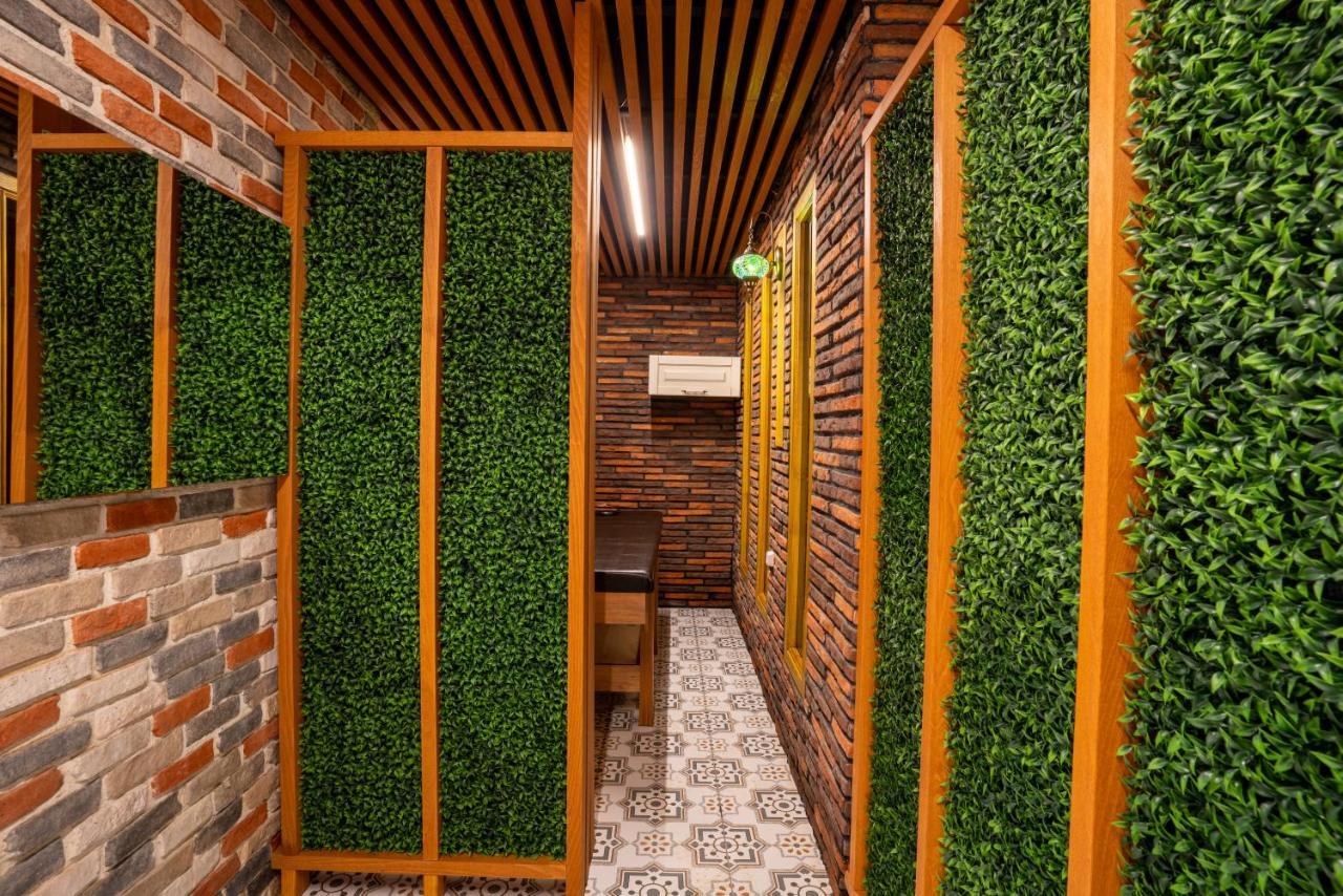 Poison Garden Suite Gozalan Екстериор снимка