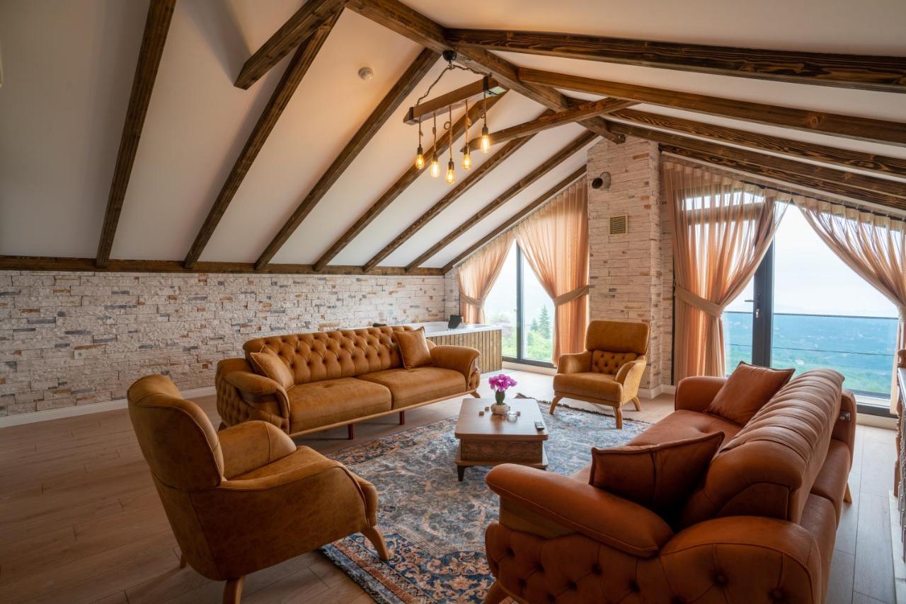 Poison Garden Suite Gozalan Екстериор снимка