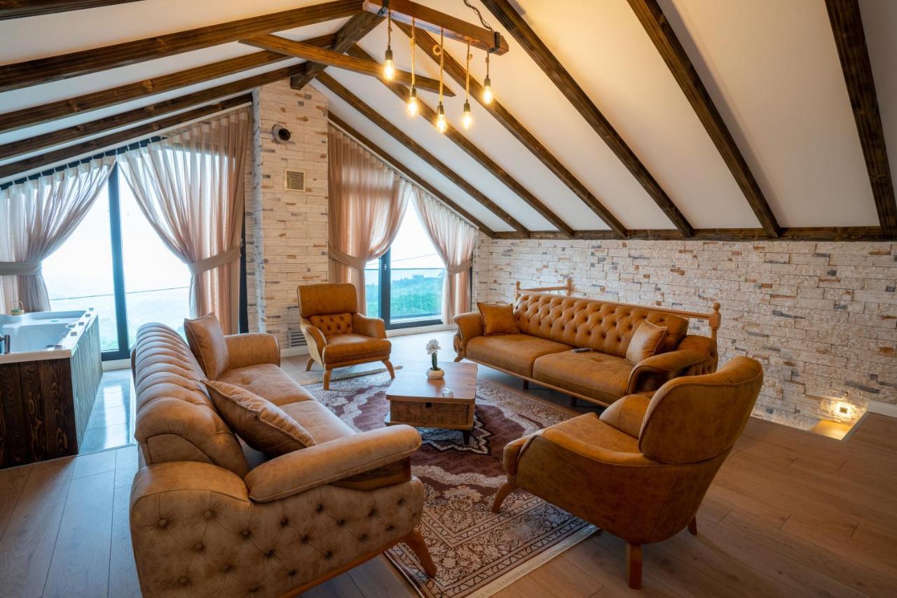 Poison Garden Suite Gozalan Екстериор снимка